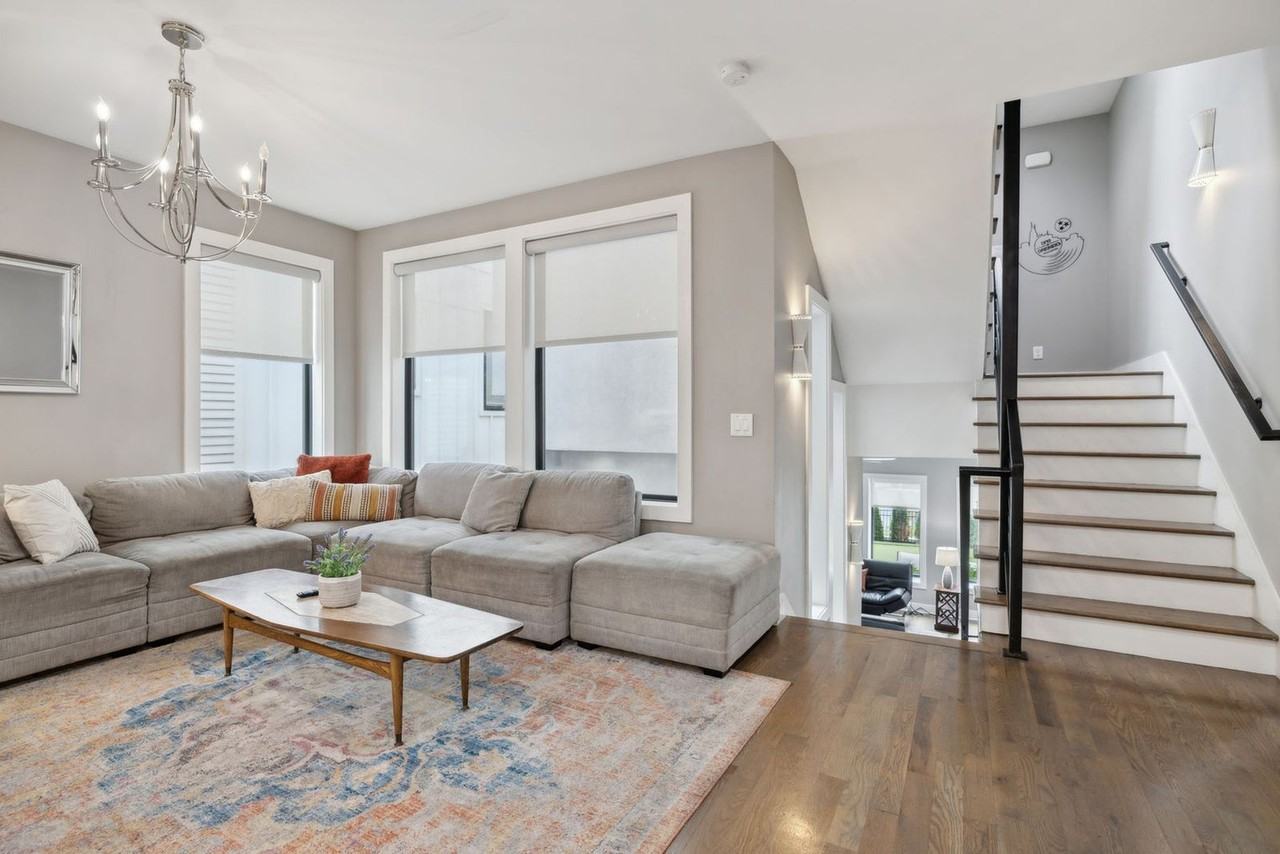 425B 36th Ave N #1039079P - Photo 2 of 50