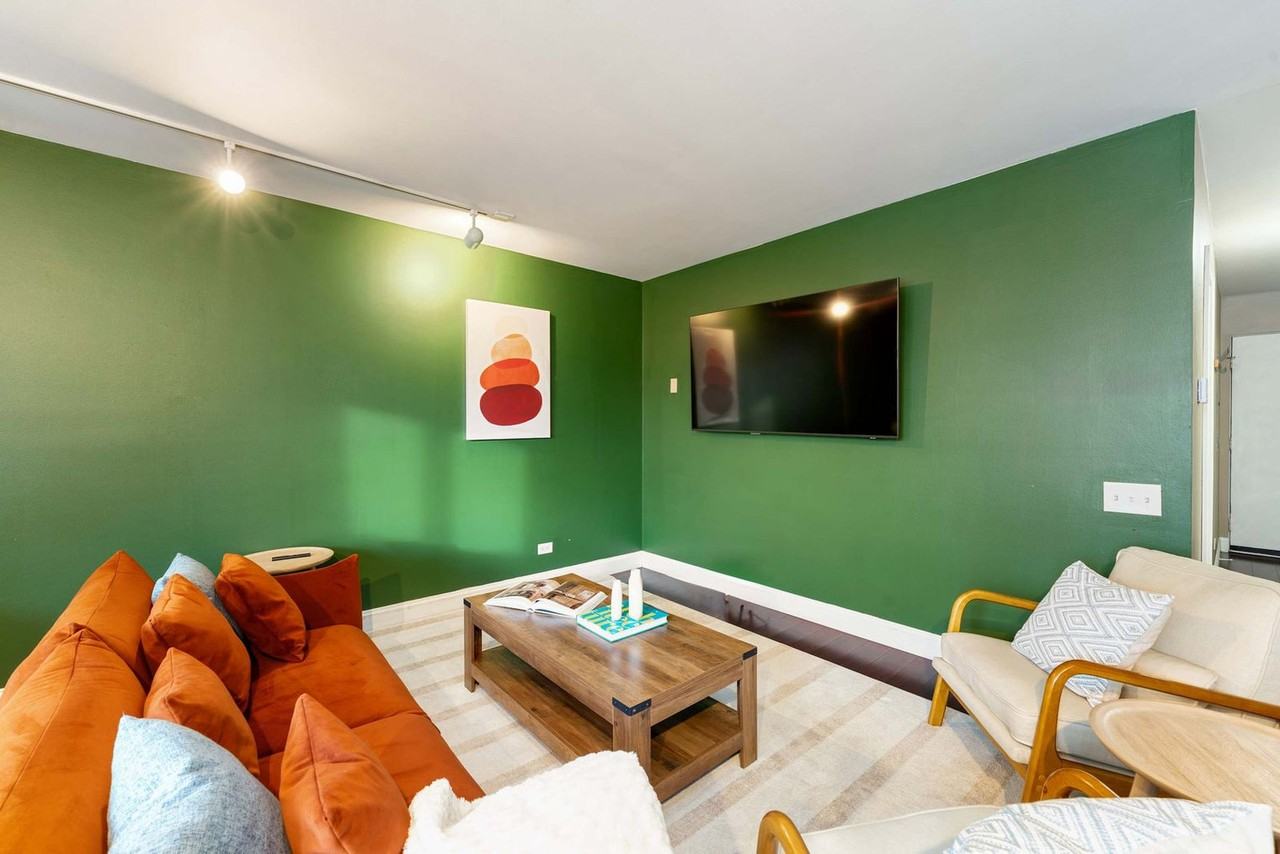 1600 N Halsted St #1035504P - Photo 3 of 24