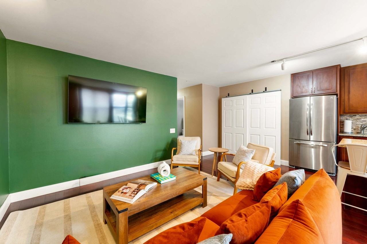 1600 N Halsted St #1035504P - Photo 4 of 24