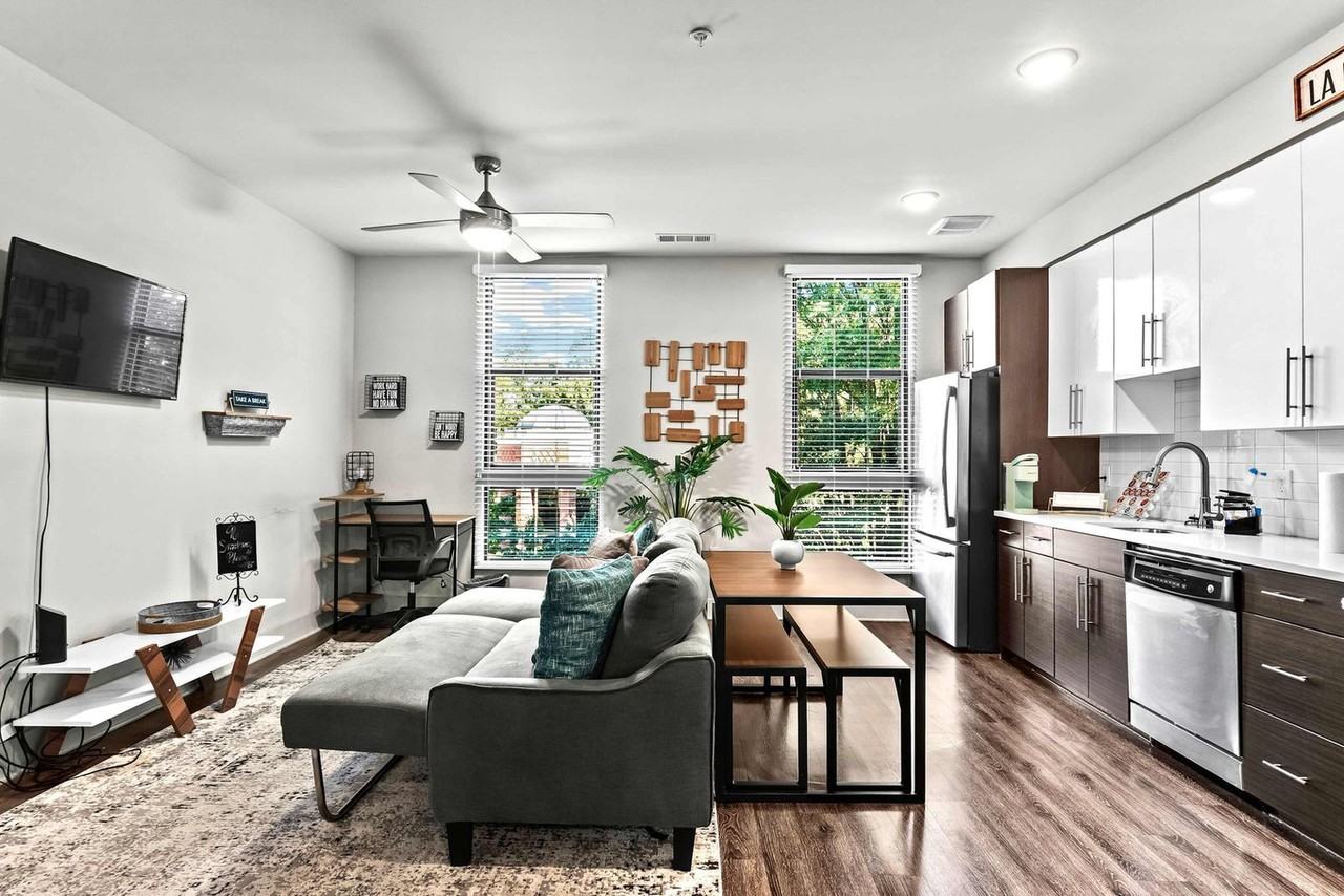 455 14th St Nw #1343903P - Photo 2 of 17