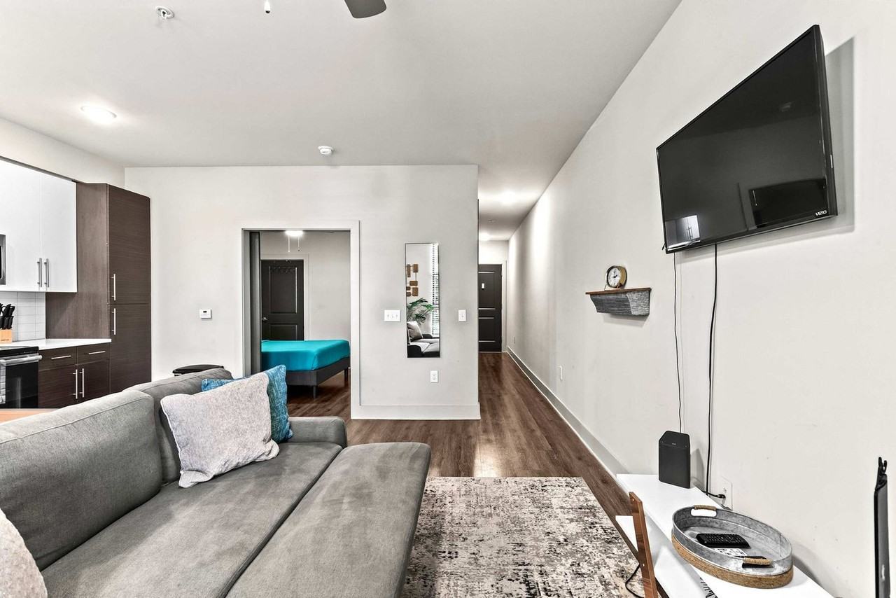 455 14th St Nw #1343903P - Photo 3 of 17