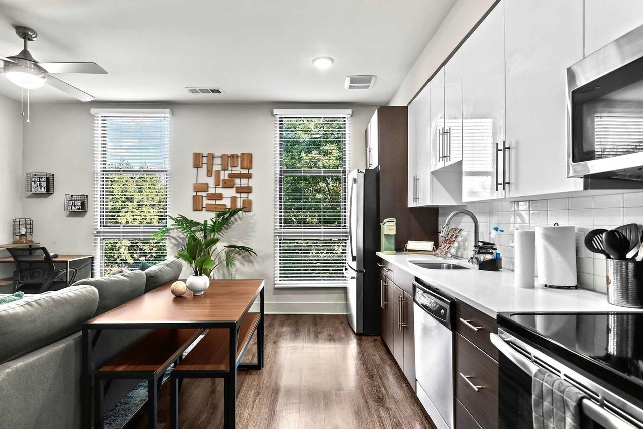 455 14th St Nw #1343903P - Photo 5 of 17