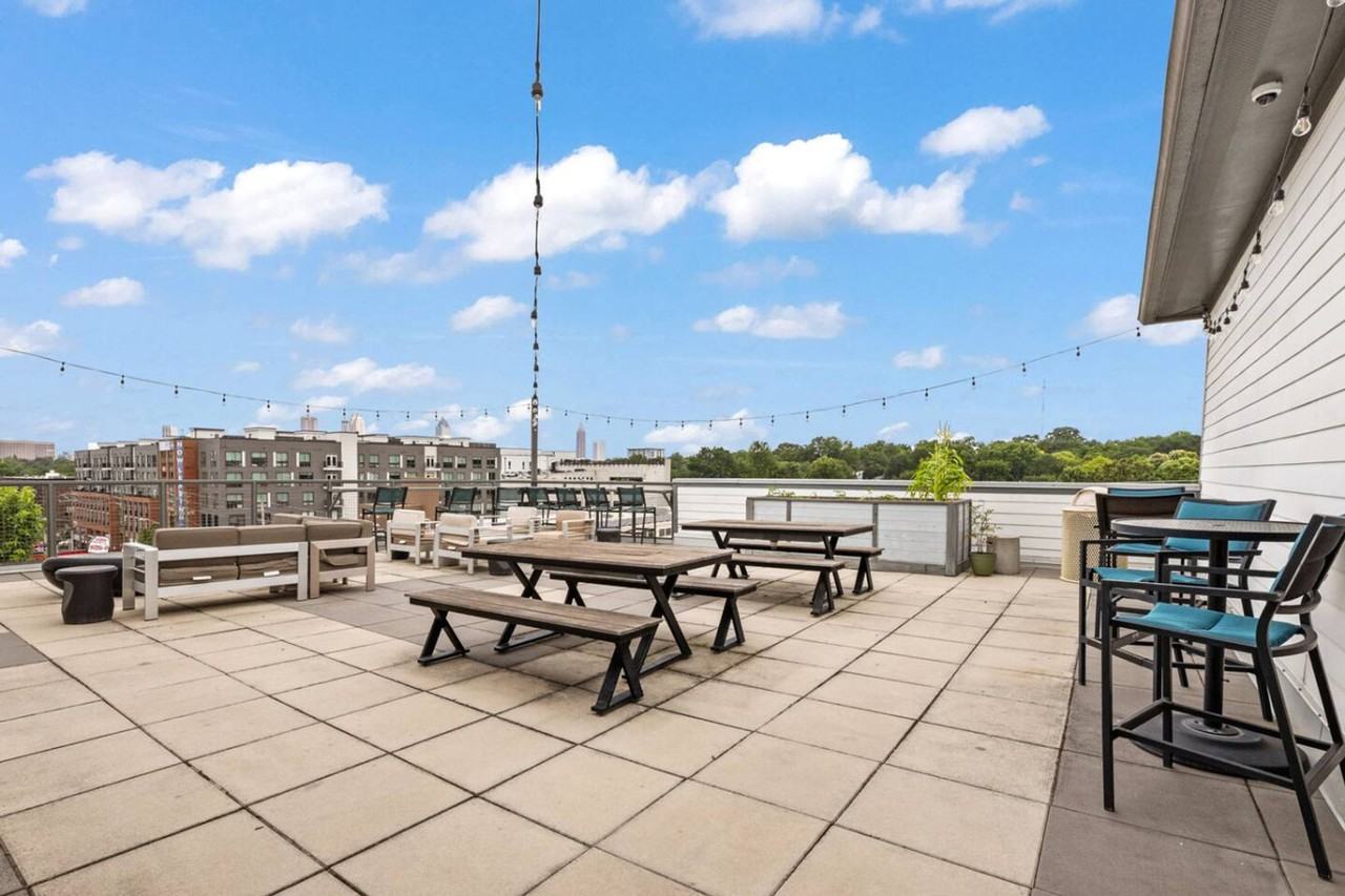 841 Memorial Dr Se #1383532P - Photo 5 of 44