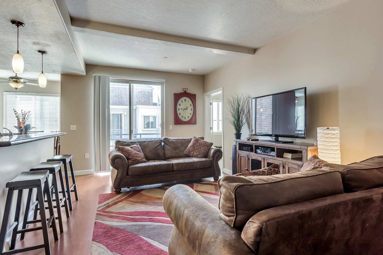 606 West South Temple Street - Photo 2 of 54