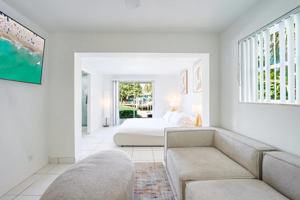 featured image of 2531 Ne 47th St