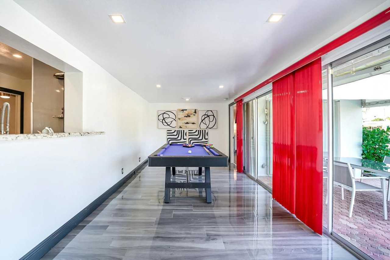 2531 Ne 47th St #1424296P - Photo 3 of 50