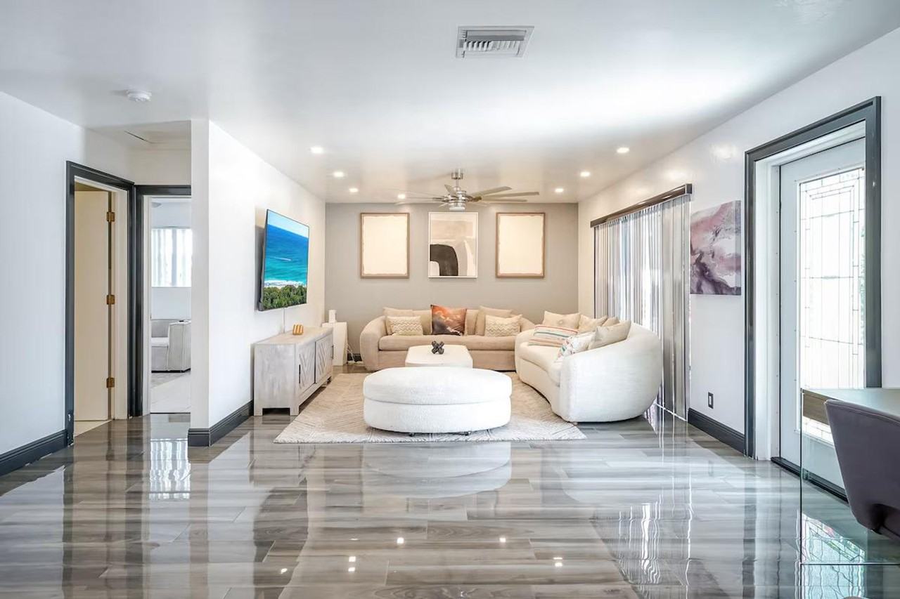 2531 Ne 47th St #1424296P - Photo 6 of 50