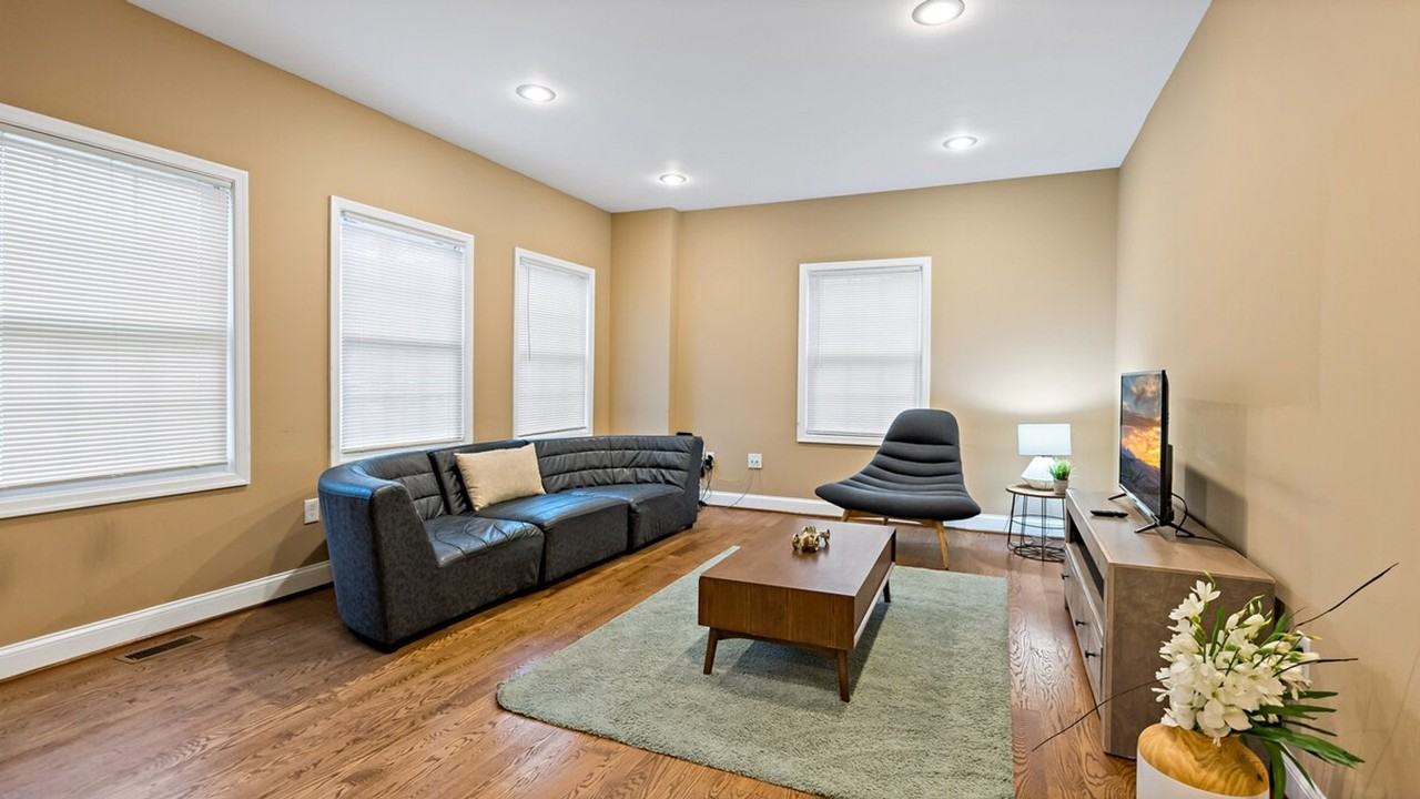 800 S Washington St #1431387P - Photo 6 of 50