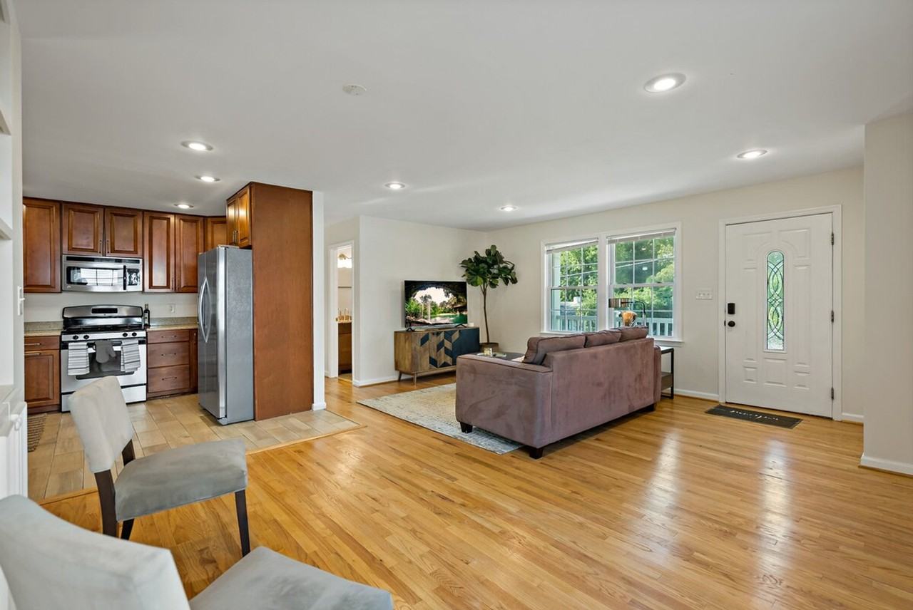 6505 Columbia Pike #1395436P - Photo 6 of 46