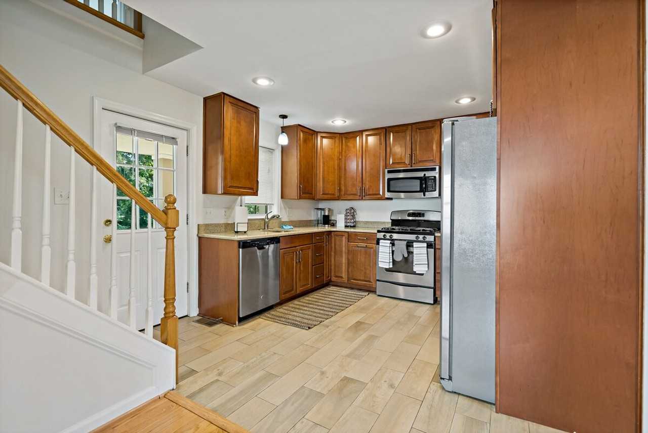 6505 Columbia Pike #1395436P - Photo 7 of 46