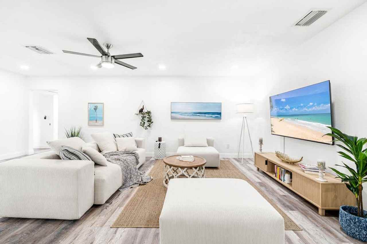 1271 Woodlawn St #1436423P - Photo 2 of 50