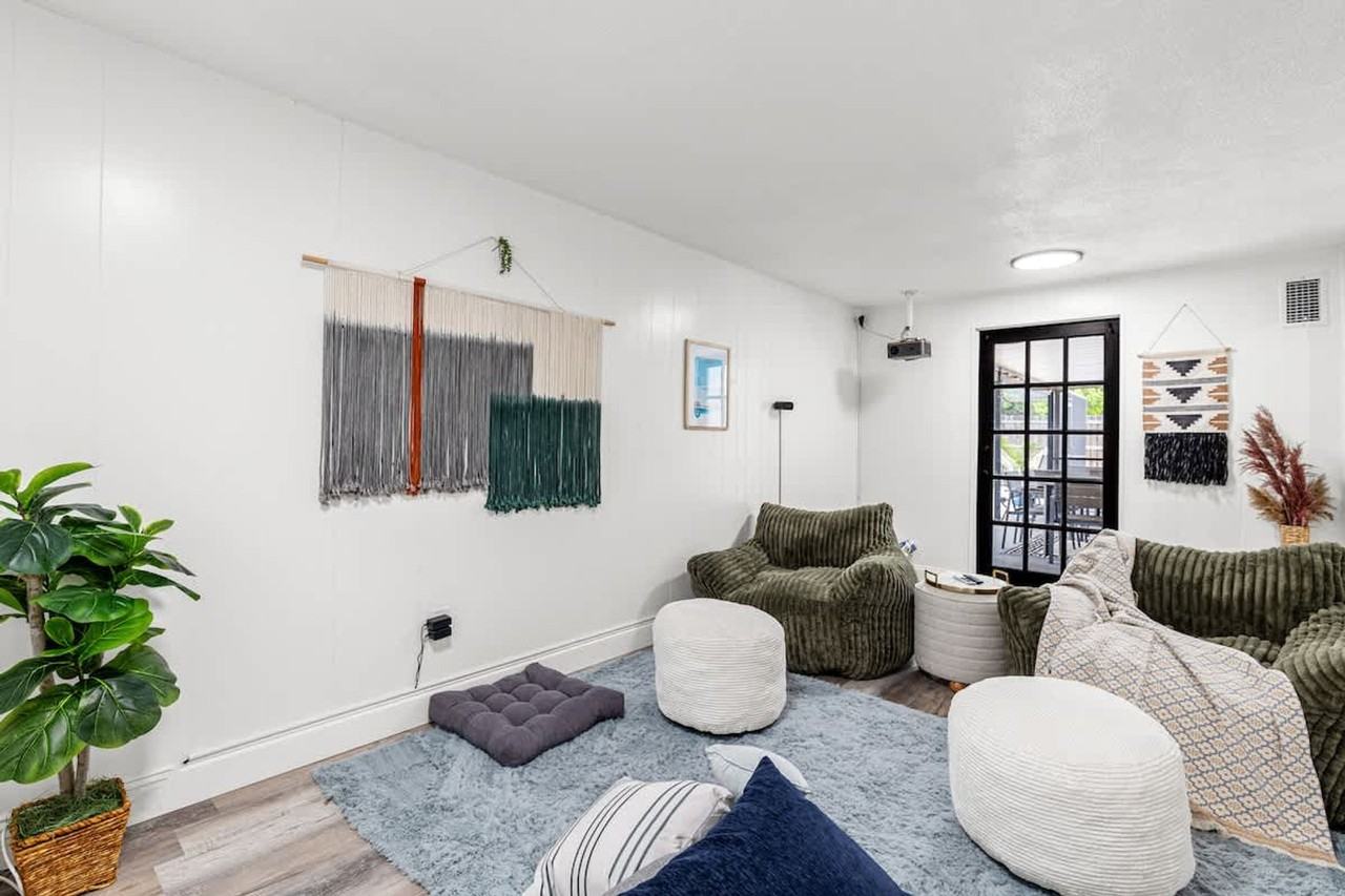 1271 Woodlawn St #1436423P - Photo 4 of 50