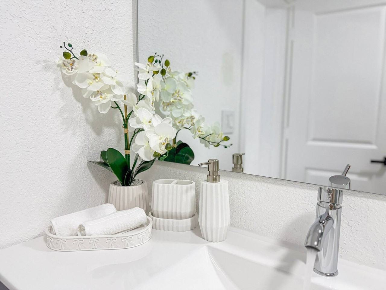 7904 Juniper St #1442062P - Photo 3 of 19