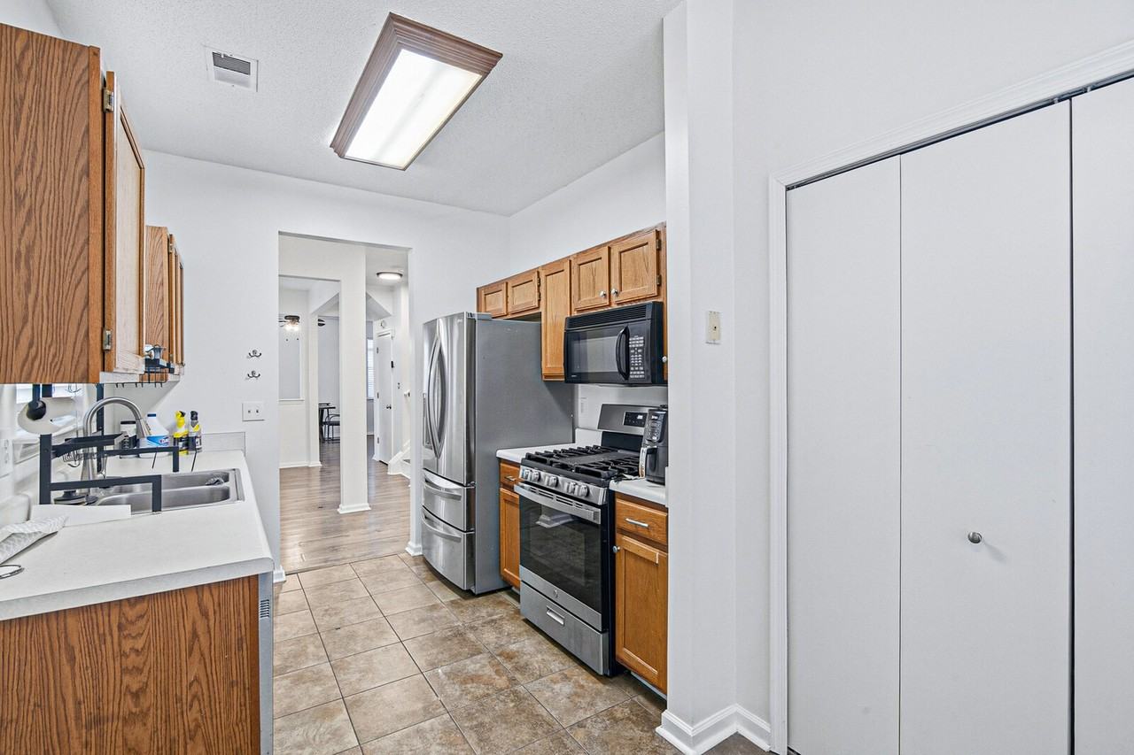 29 Camellia Ln #1 - Photo 4 of 12