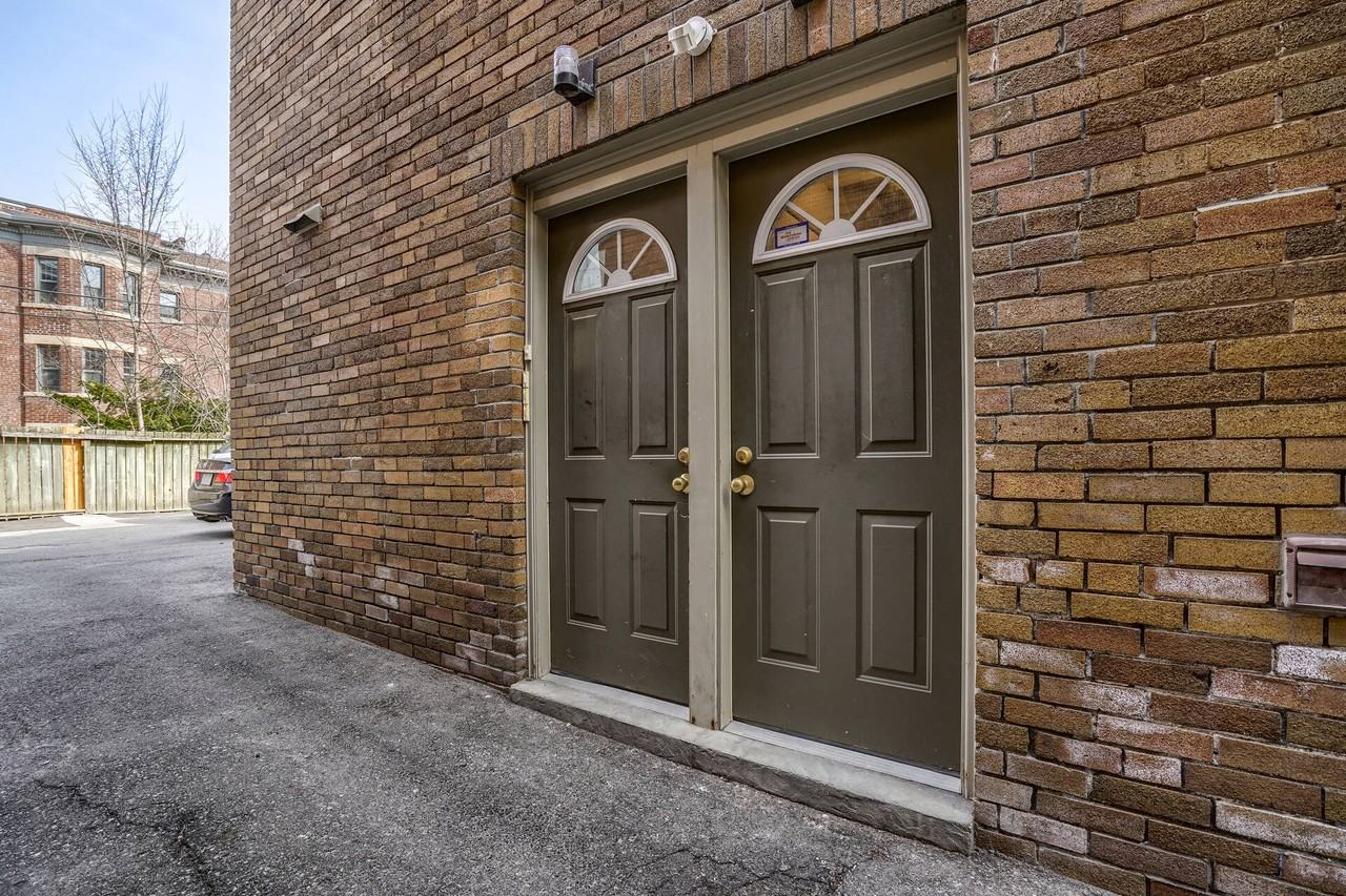 4 Oriole Gardens - Photo 3 of 15