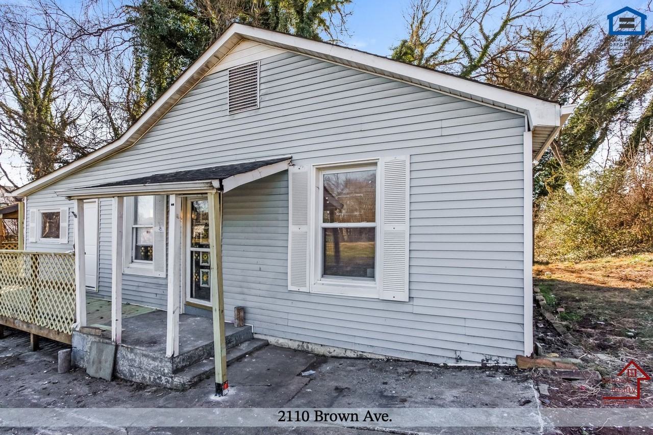 2110 Brown Ave - Photo 2 of 19