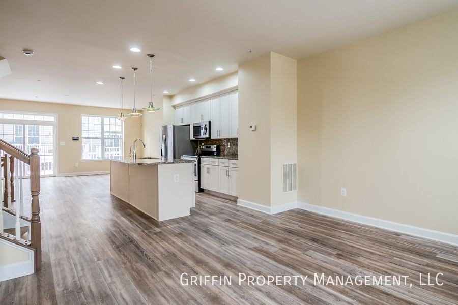 7210 Wood Trail Dr #1 - Photo 3 of 16