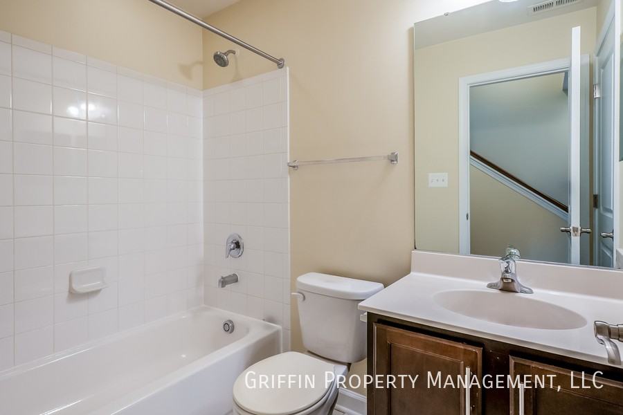 7210 Wood Trail Dr #1 - Photo 5 of 16