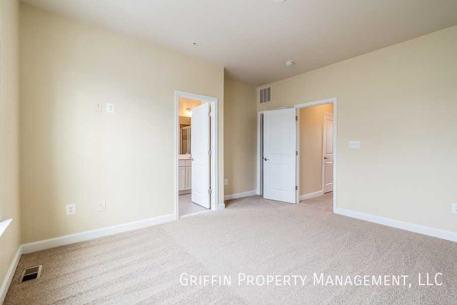 7210 Wood Trail Dr #1 - Photo 6 of 16