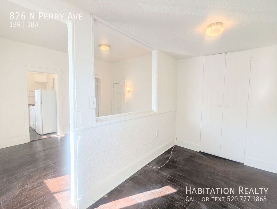 826 N Perry Ave - Photo 5 of 19