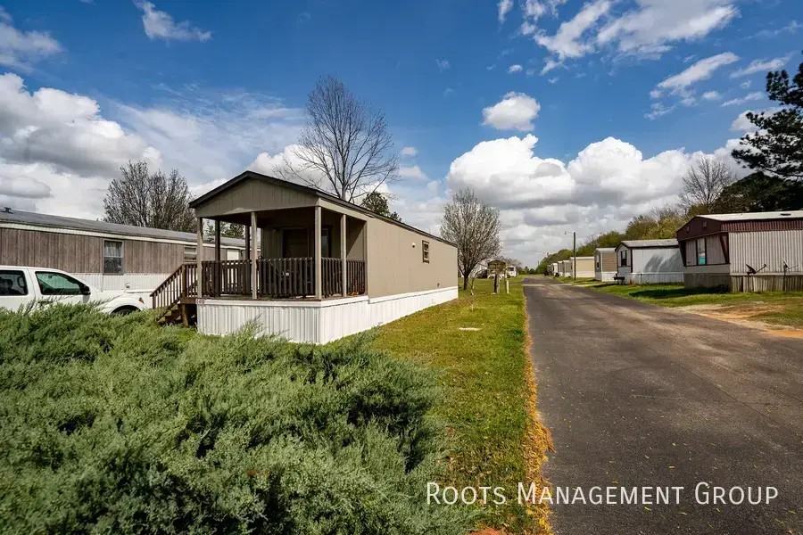 3818 Napier Field Rd #E517 - Photo 7 of 8