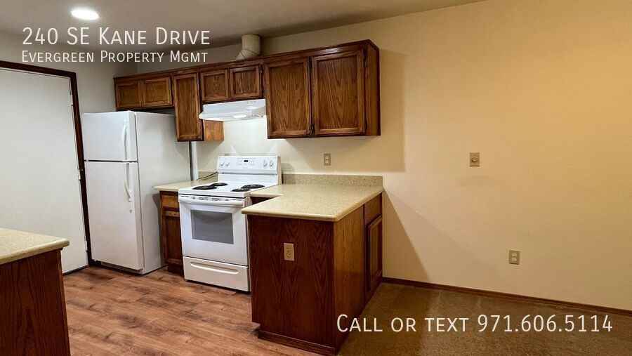 240 Se Kane Dr - Photo 6 of 21