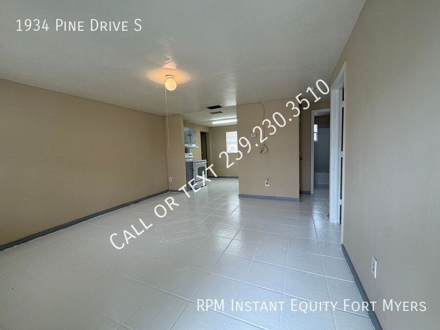 1934 S Pine Dr - Photo 3 of 14