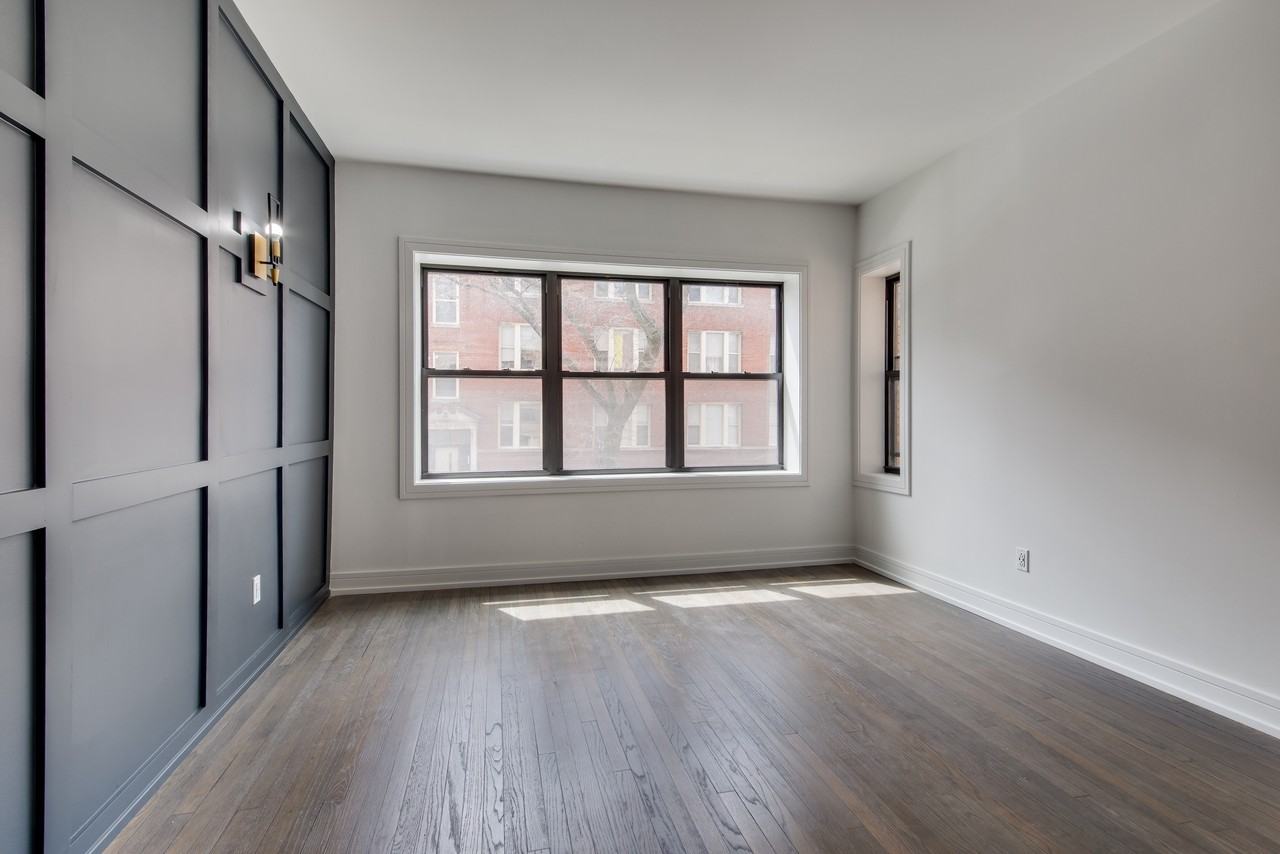 3052 W Cortland St #102 - Photo 3 of 10