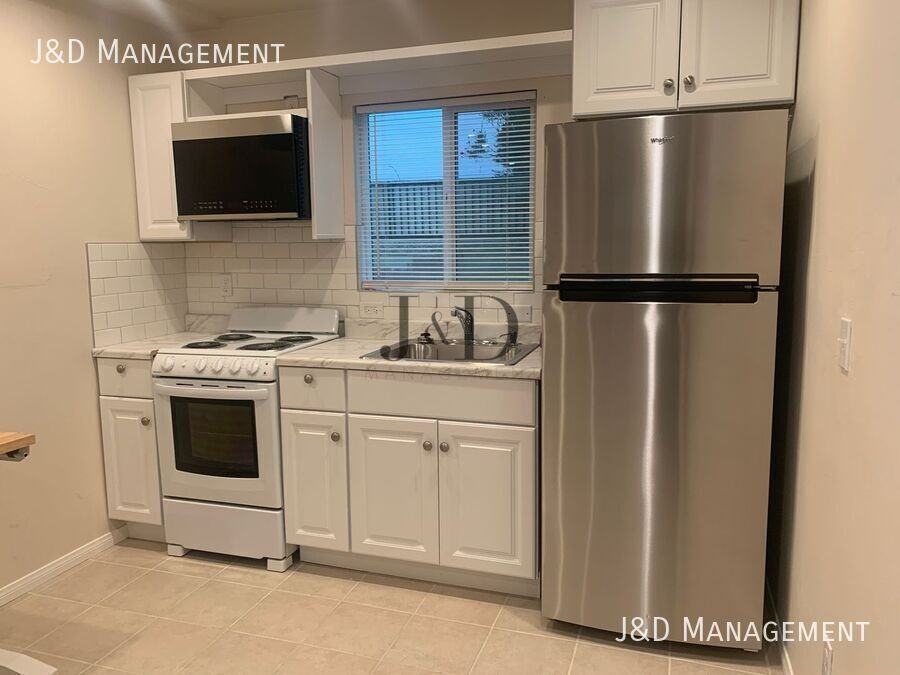 3080 Webster Ave - Photo 2 of 10