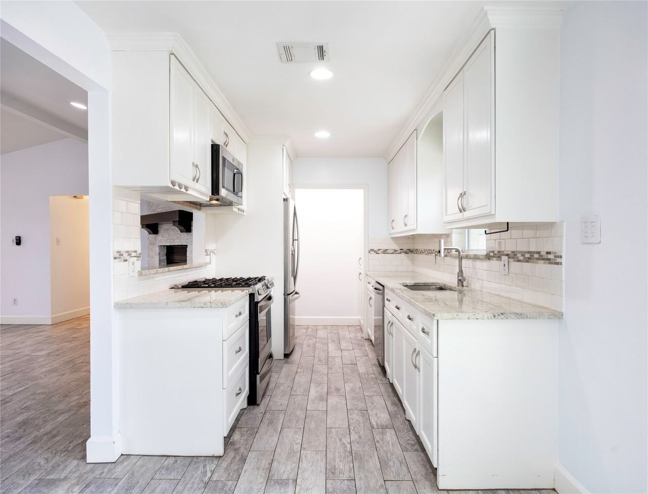 418 Land Grant Dr #418 - Photo 4 of 28