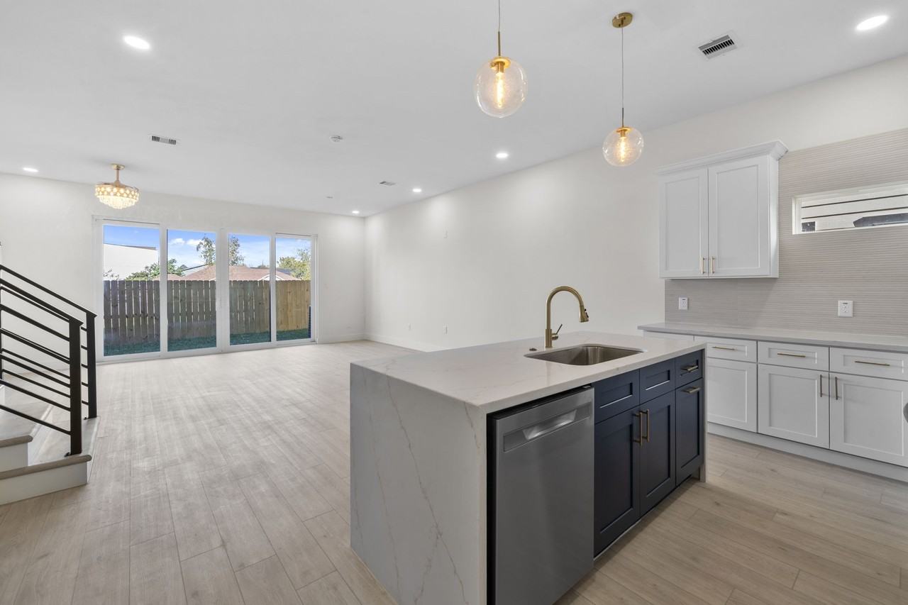 3615 Dreyfus St #3615 - Photo 2 of 19