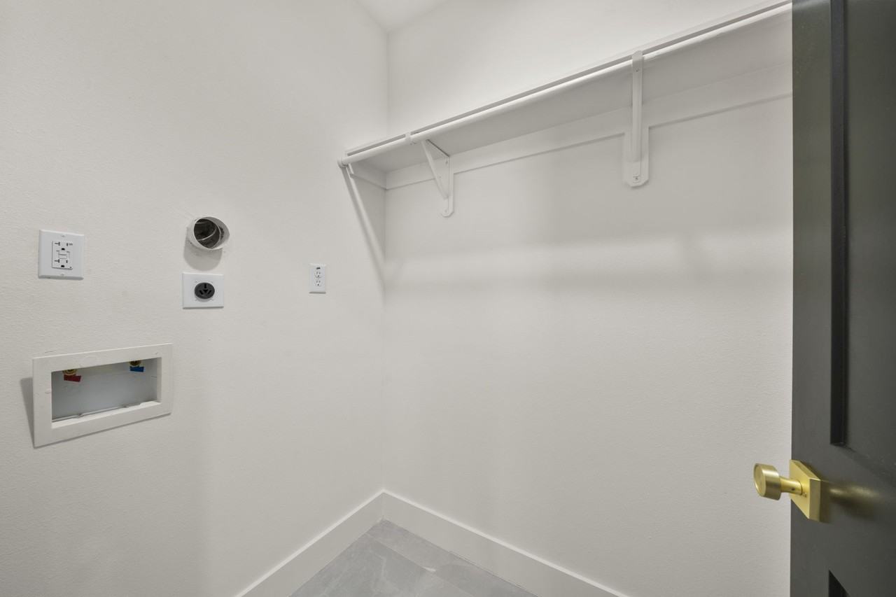 3615 Dreyfus St #3615 - Photo 4 of 19