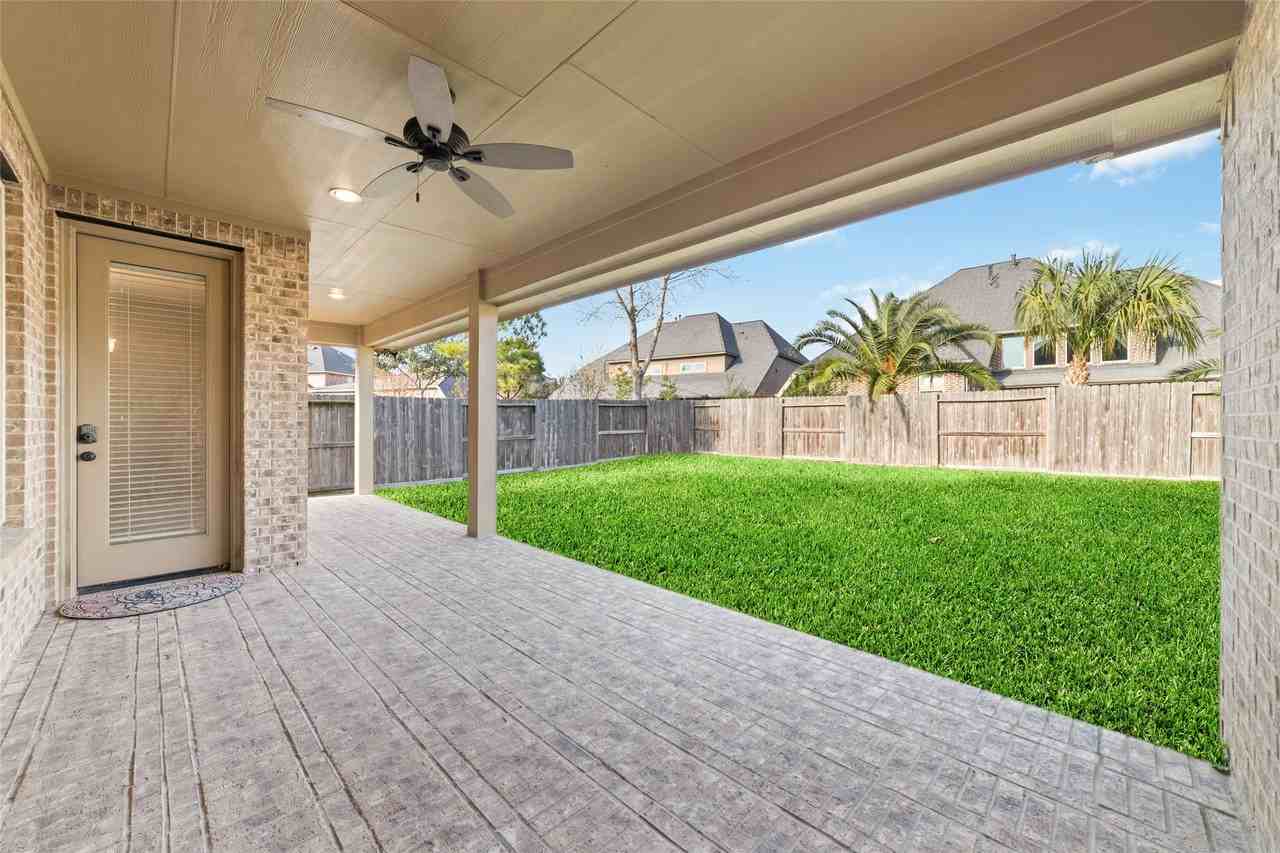 27506 Windcrest Key Ln #27506 - Photo 3 of 36