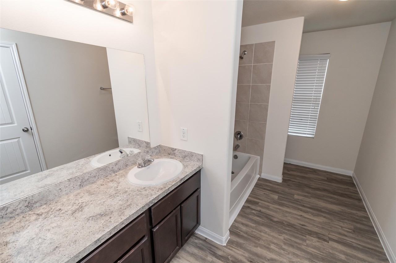 12427 Gemma Ln #12427 - Photo 3 of 10