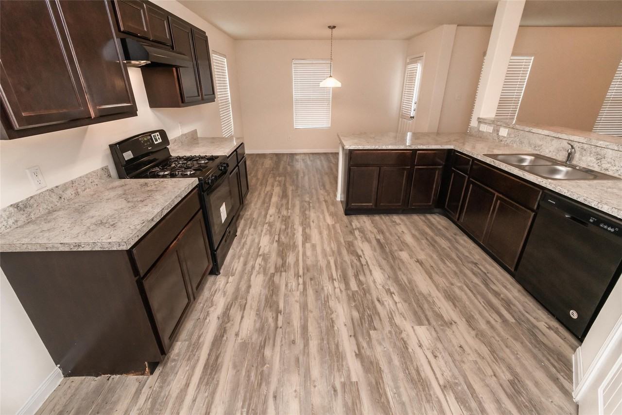 12427 Gemma Ln #12427 - Photo 6 of 10