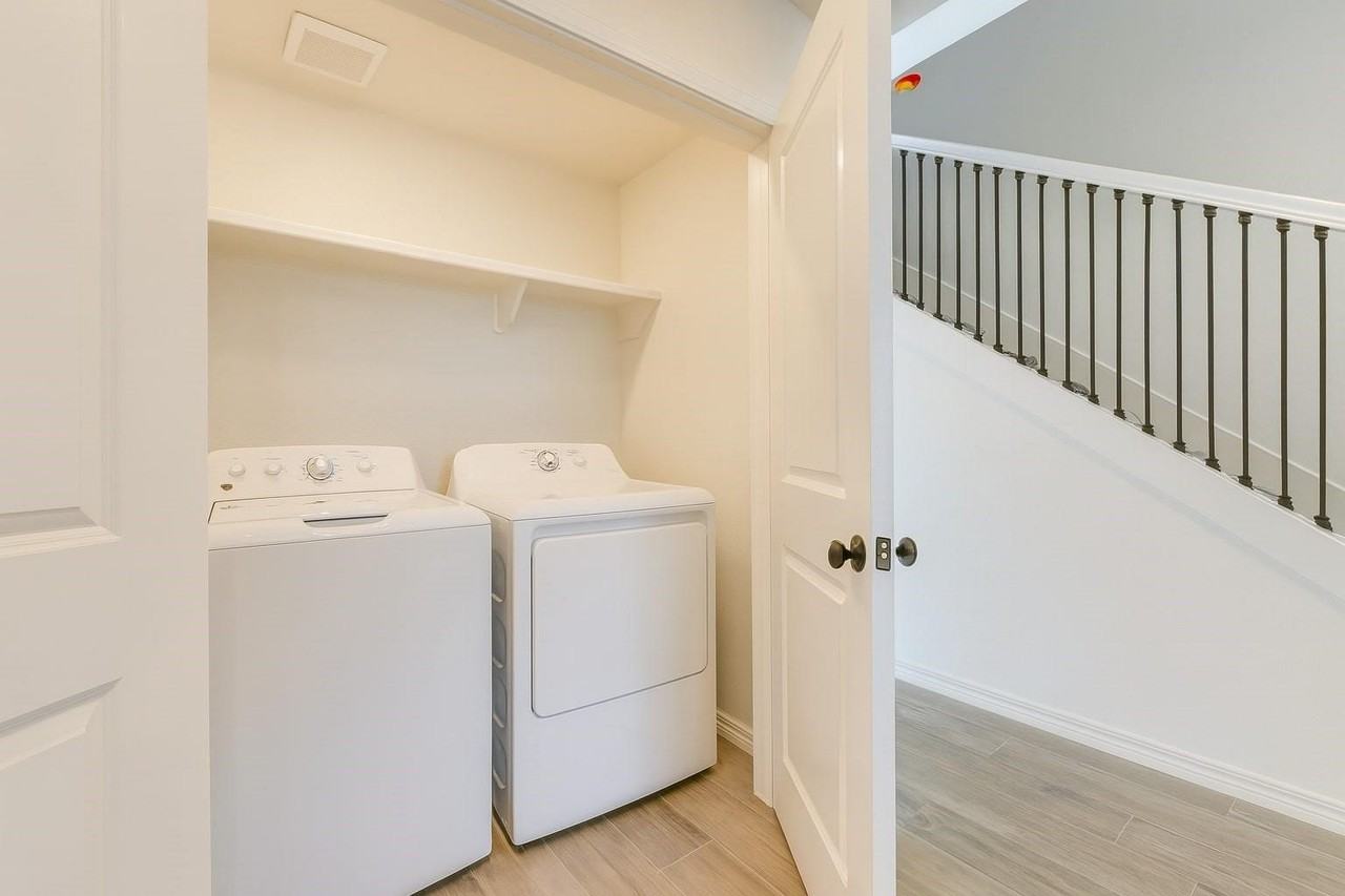 16770 Meadowcroft #16770 - Photo 5 of 8