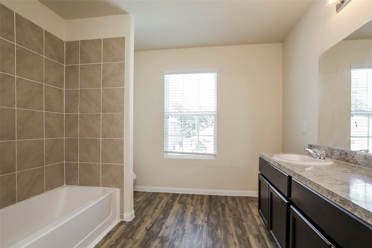 12203 Gemma Ln #12203 - Photo 4 of 14