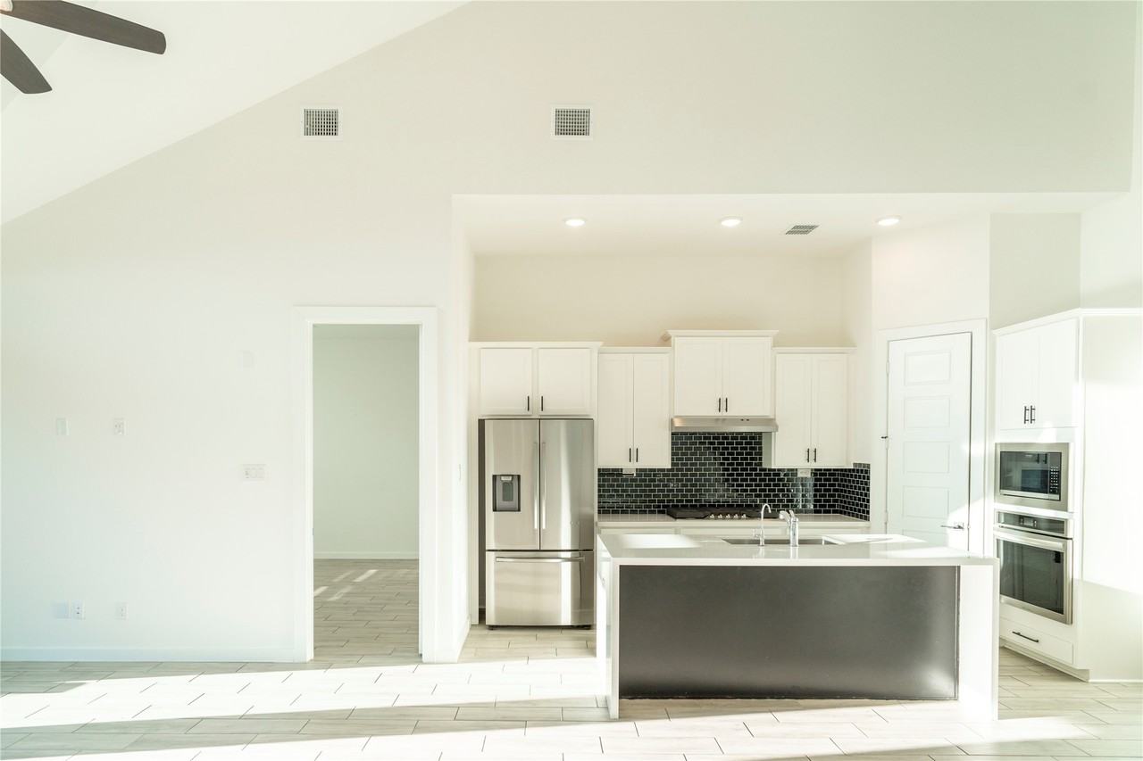 6014 Churchill Springs Ln #6014 - Photo 7 of 30