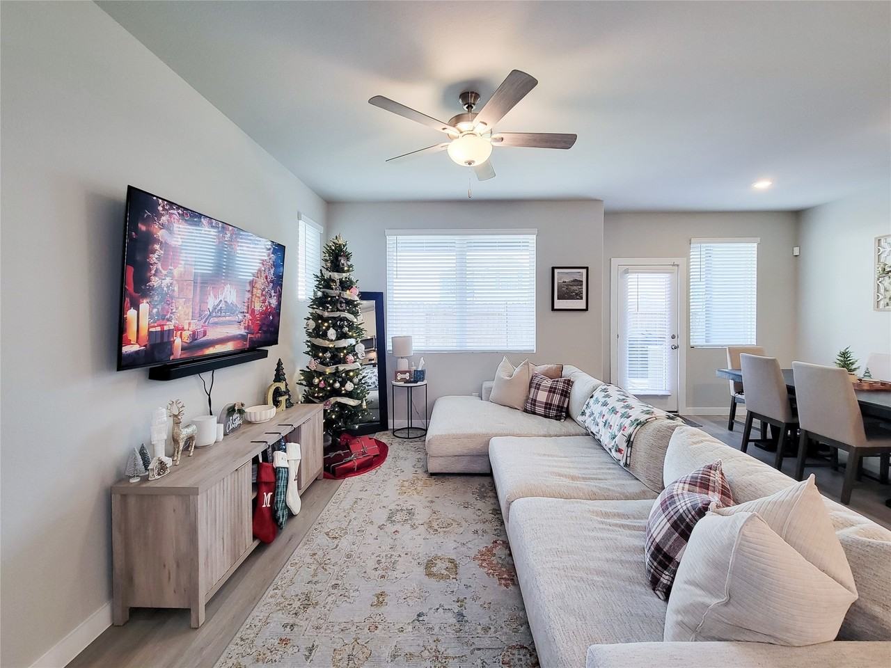 710 Seafoam Ln #710 - Photo 3 of 48