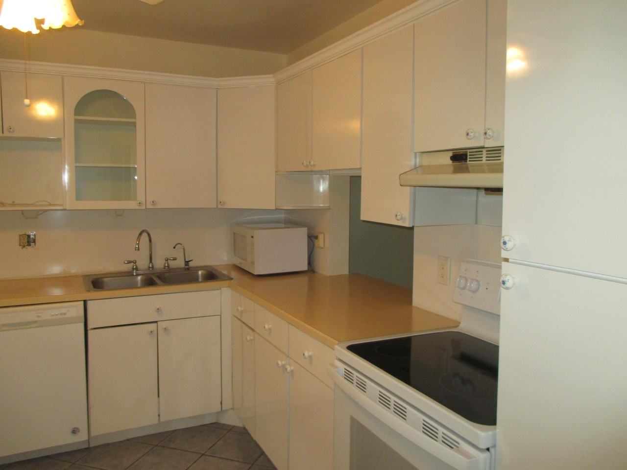 206 Lake Meryl Dr #206 - Photo 2 of 32