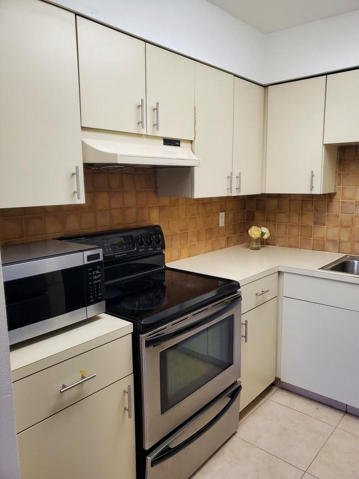 2445 Sw 22nd Ave #2445-1020 - Photo 4 of 37