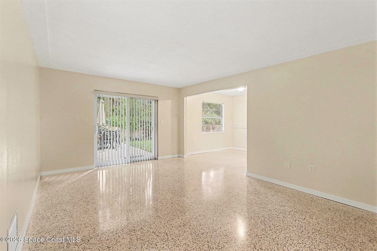 33 Park Ave #33 - Photo 4 of 18