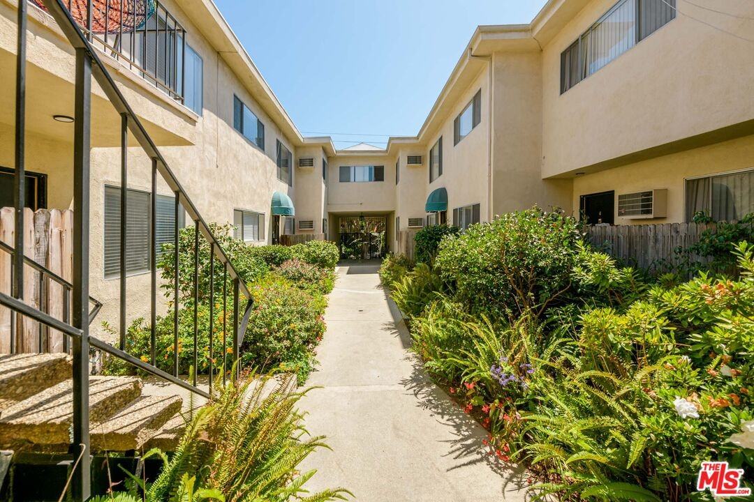 2803 Arizona Ave #2803-5 - Photo 7 of 22