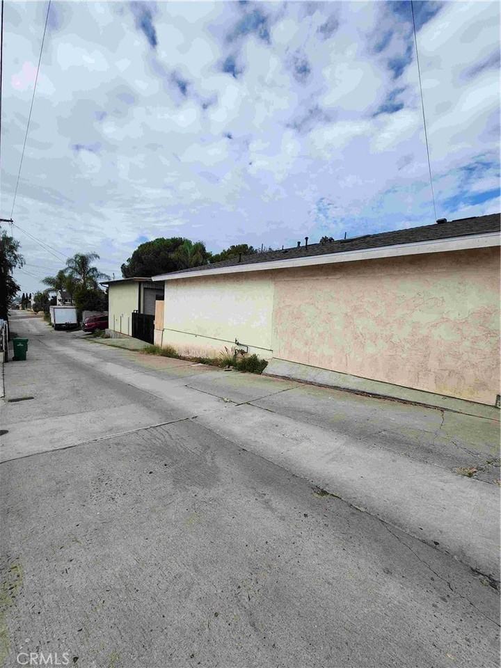 7127 Saranac St #7127 - Photo 3 of 13