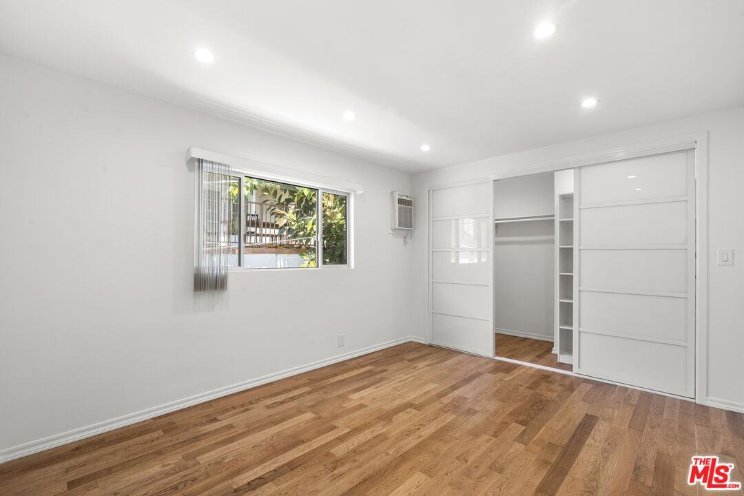 923 N San Vicente Blvd #923-7 - Photo 7 of 15