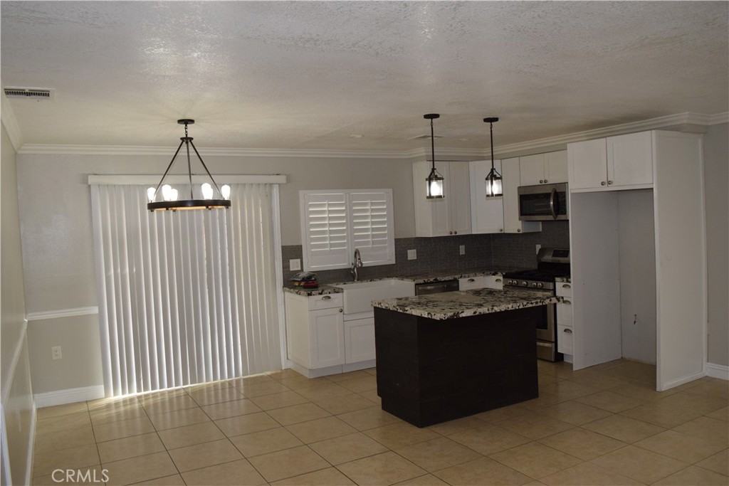 3573 Gwinnett Dr #3573 - Photo 3 of 12