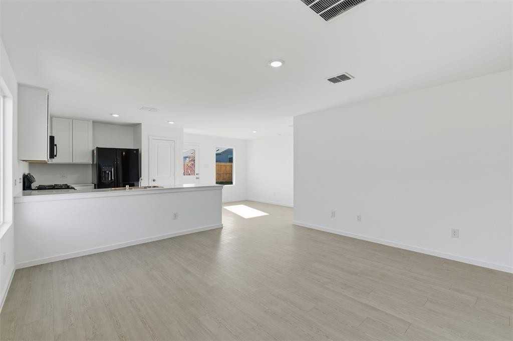 3704 Spring Run Dr #3704 - Photo 3 of 27