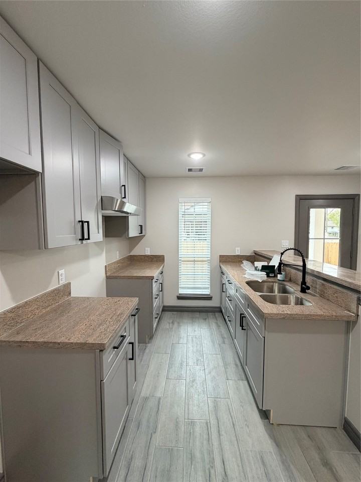 5400 Pine Ave #5400 - Photo 4 of 6