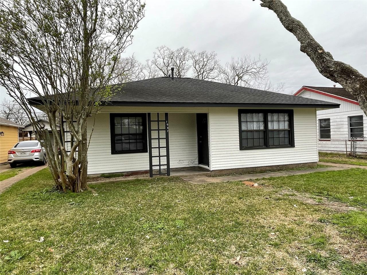 1941 N Avenue H #1941 - Photo 3 of 31