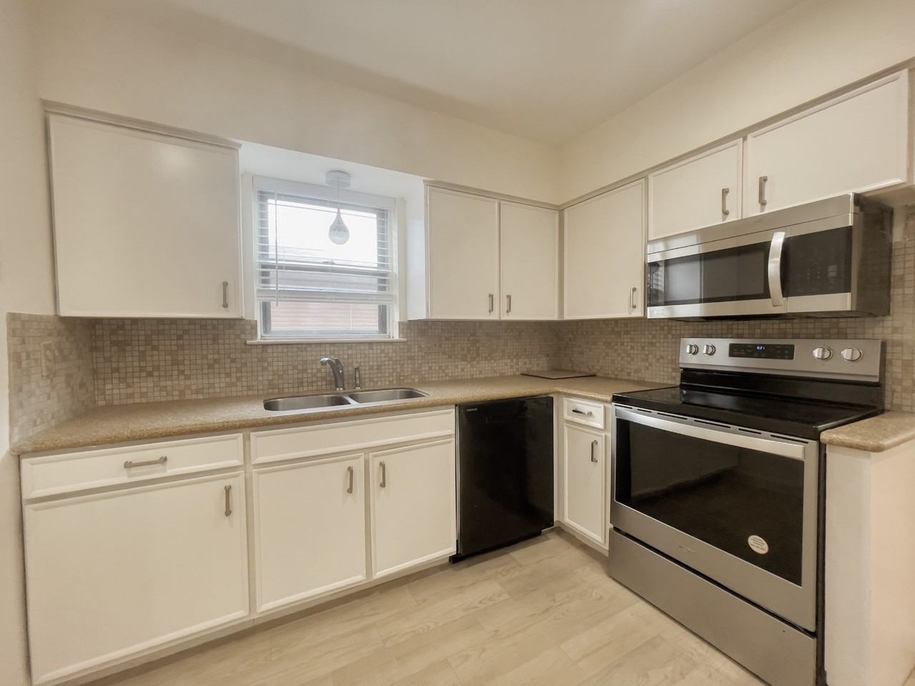 7710 Romney Rd #7710 - Photo 6 of 31